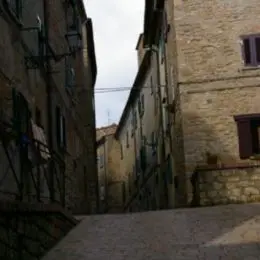 Callejón Volterra en el centro histórico